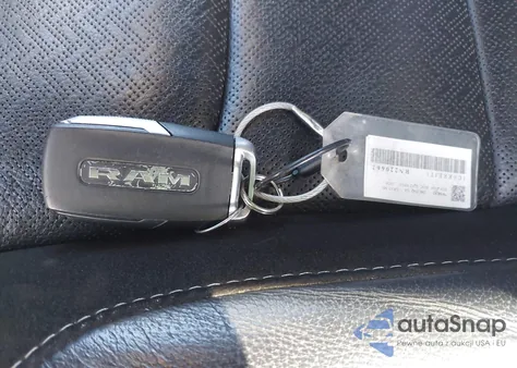 2024 Ram 1500 Laramie 4X2 5'7 Box z USA, uszkodzony, nr VIN 1C6RREJT1RN220662